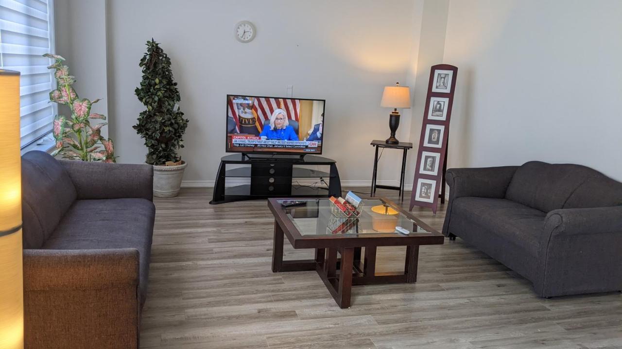 The Warm Welcome Suite Thorold Exterior foto