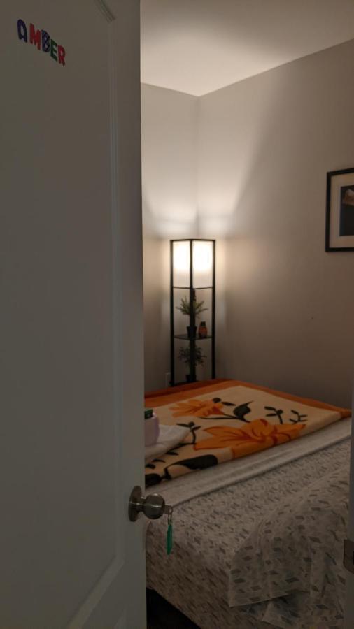 The Warm Welcome Suite Thorold Exterior foto